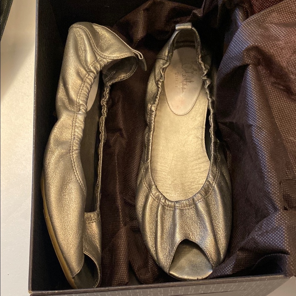 Nike for Cole Haan Gold Flats made of Soft Genuine Leather